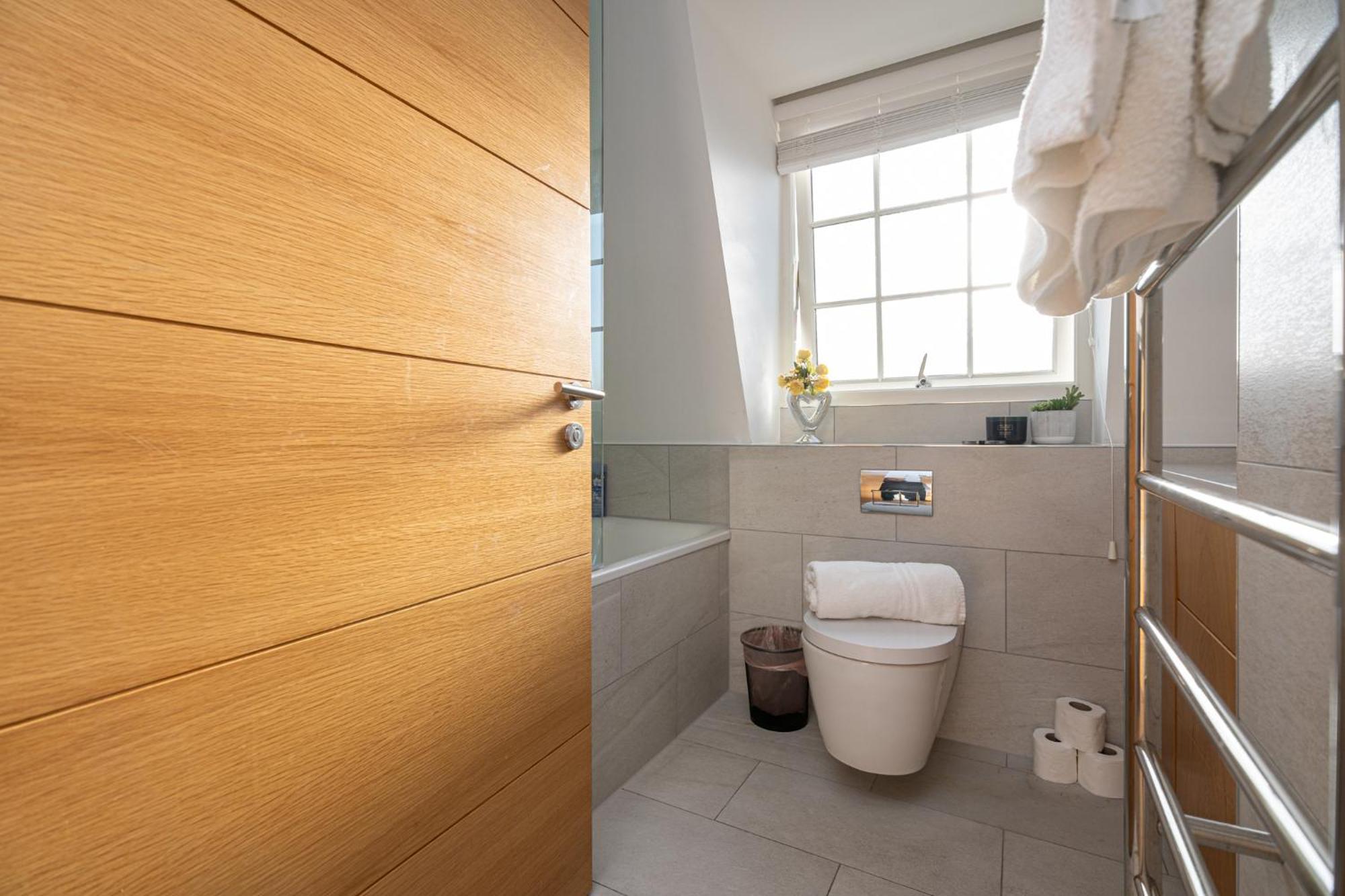 Stunning 1-Bedroom Penthouse In Marble Arch 72 London Kültér fotó