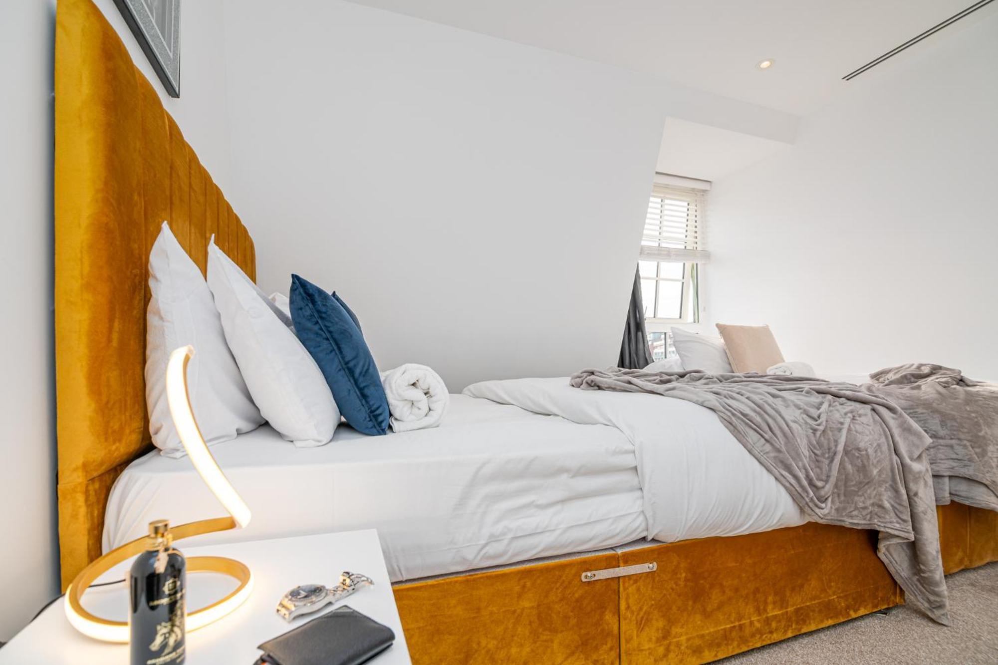 Stunning 1-Bedroom Penthouse In Marble Arch 72 London Kültér fotó
