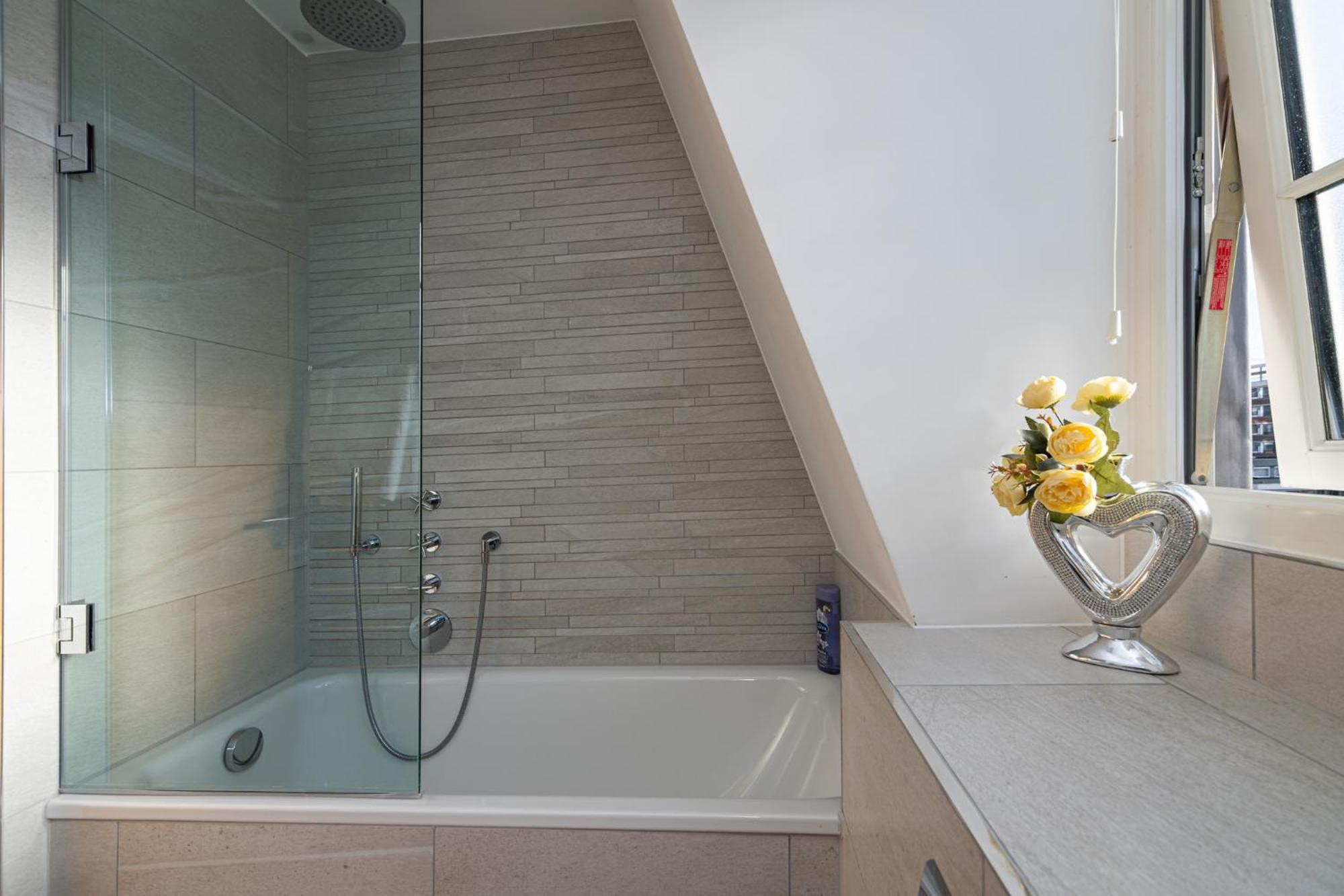 Stunning 1-Bedroom Penthouse In Marble Arch 72 London Kültér fotó