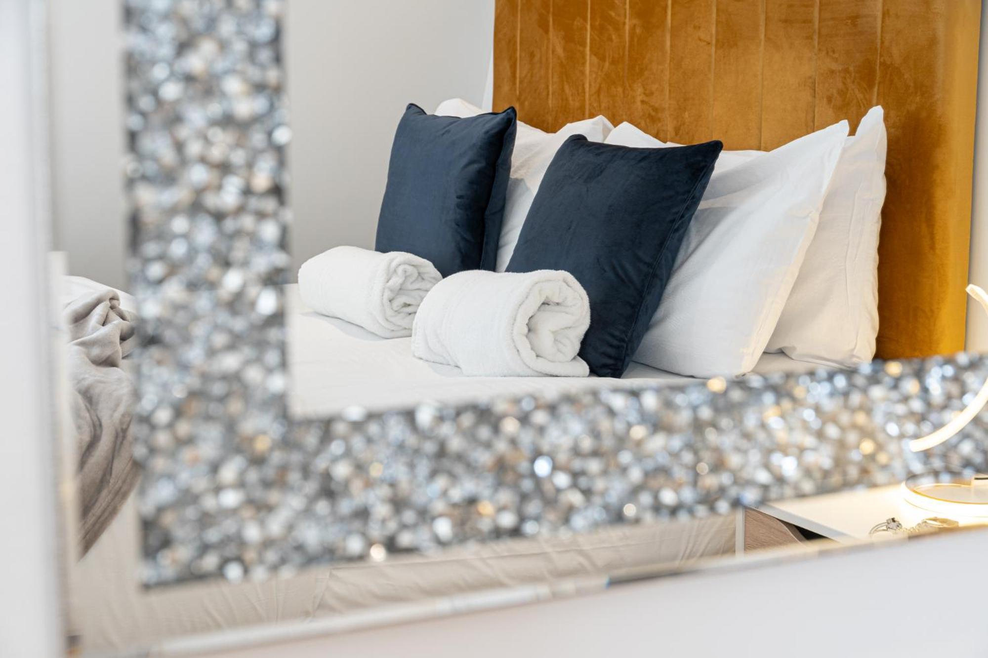 Stunning 1-Bedroom Penthouse In Marble Arch 72 London Kültér fotó