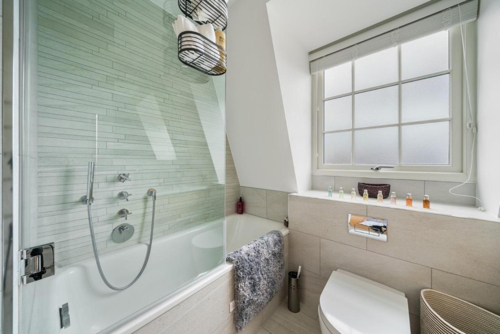 Stunning 1-Bedroom Penthouse In Marble Arch 72 London Kültér fotó