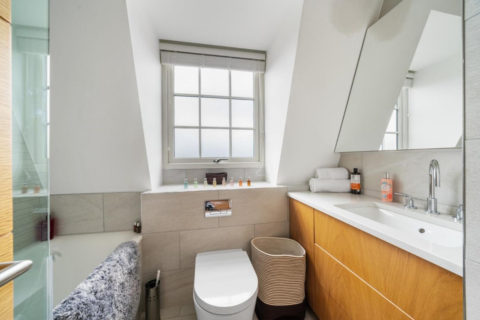 Stunning 1-Bedroom Penthouse In Marble Arch 72 London Kültér fotó