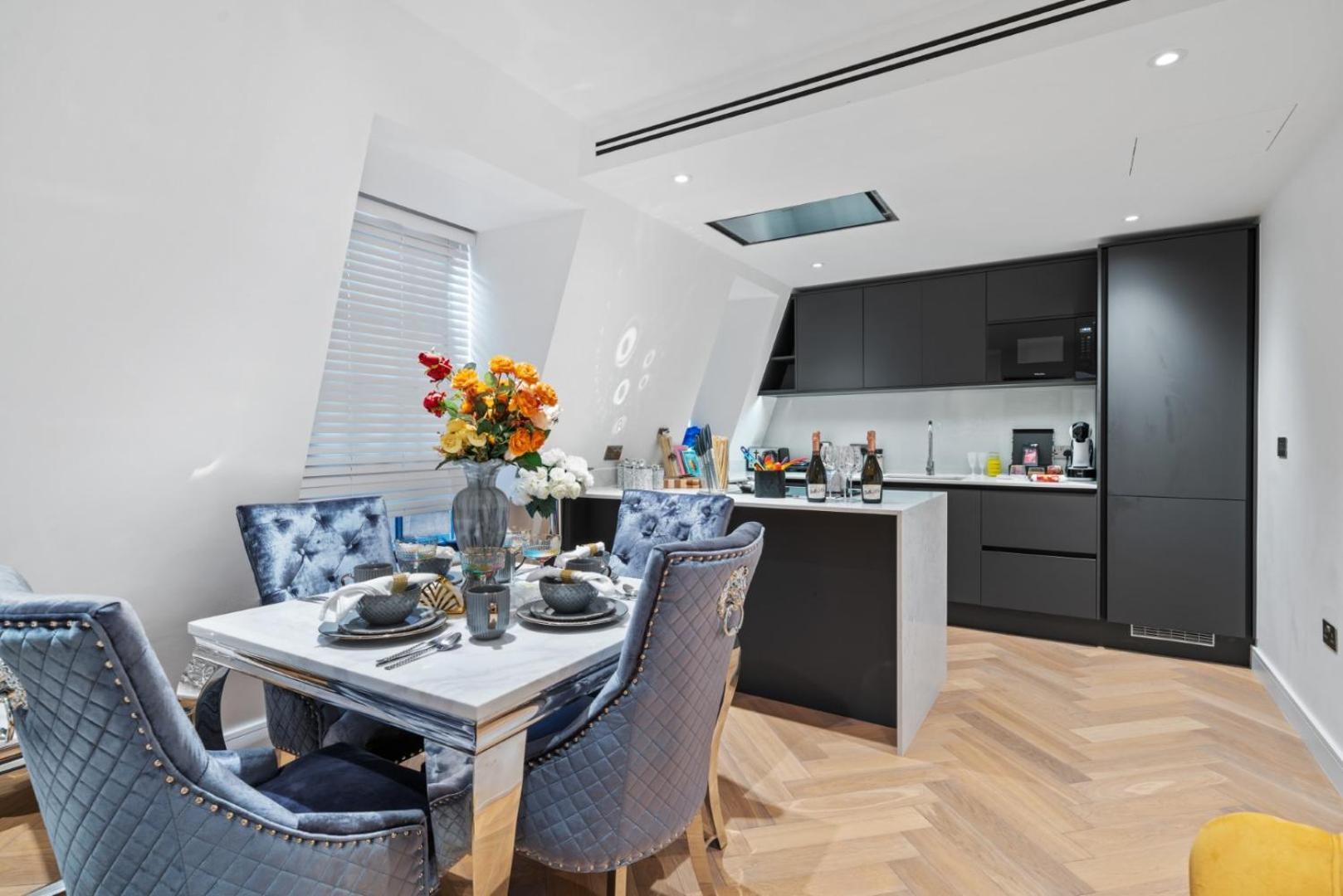 Stunning 1-Bedroom Penthouse In Marble Arch 72 London Kültér fotó