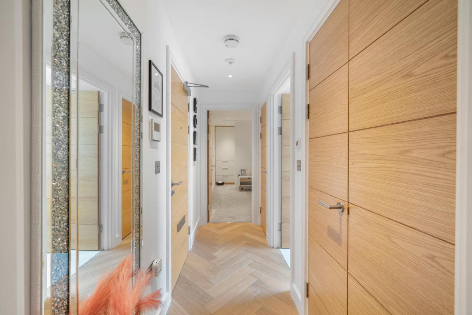 Stunning 1-Bedroom Penthouse In Marble Arch 72 London Kültér fotó